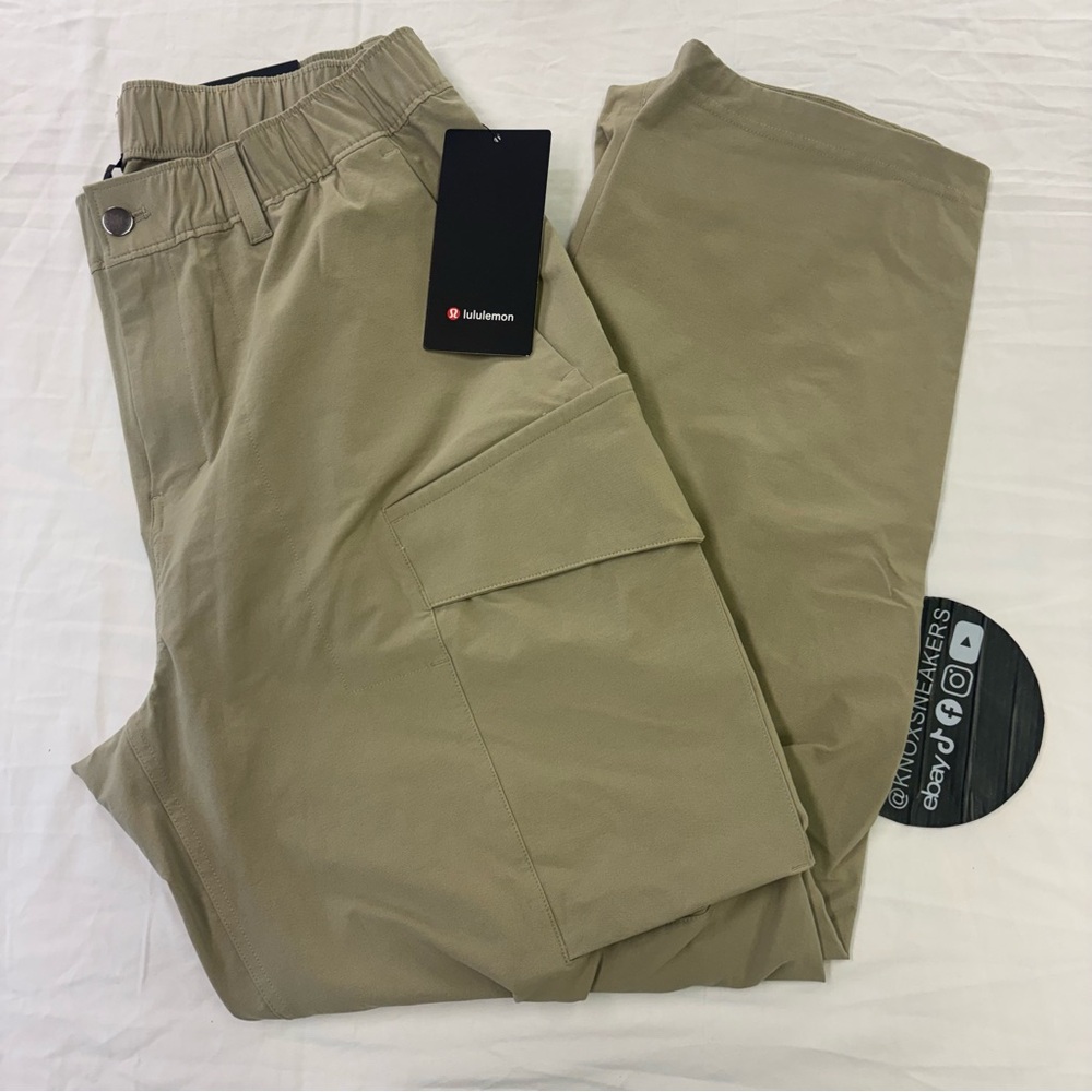 Lululemon VersaTwill Relaxed-Fit Cargo Pant CMPK Camp Khaki Men's Size 34